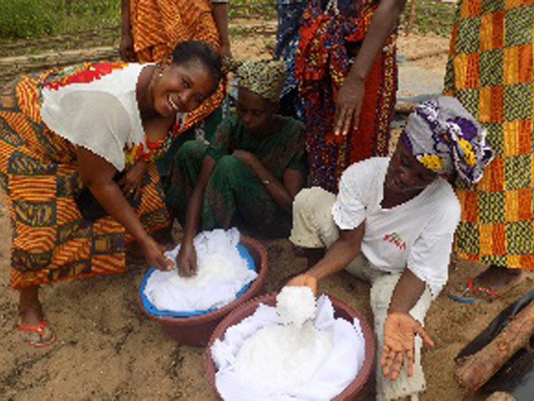 RODE Fortalecimiento de cooperativas de mujeres pescadoras en el sudoeste de Costa de Marfil