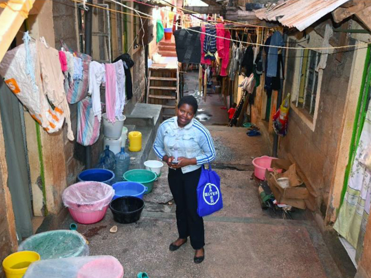 fundacion rode FOMENTAR EL TALENTO DE LAS MUJERES KENIANAS Y MEJORAR LAS HABILIDADES PROFESIONALES DE LOS ADULTOS EN LOS BARRIOS MARGINALES Y ALDEAS RURALES DE NAIROBI A TRAVÉS DE CAPACITACIONES PROFESIONALES Y EMPRESARIALES EN KI ONDENI COLLEGE. NAIROBI. KENIA.