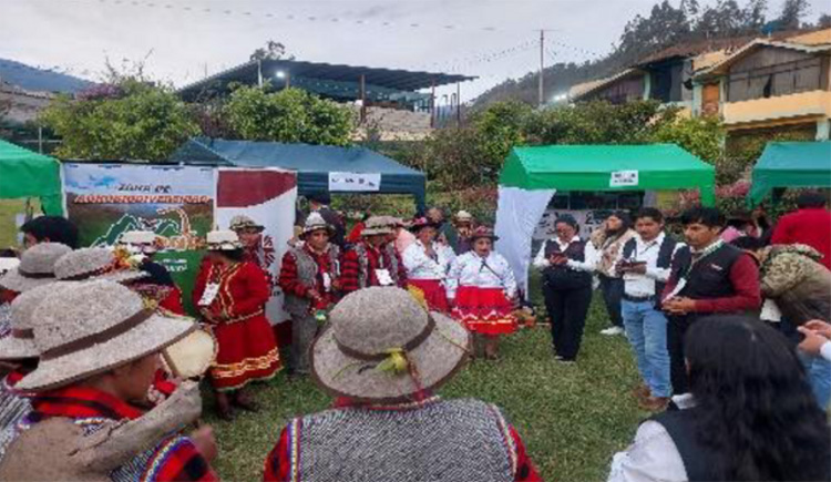 Fundación Rode -MUJERES Y VARONES ORGANIZADOS Y EN EQUIDAD MEJORAN SALUBRIDAD EN PARAGUA